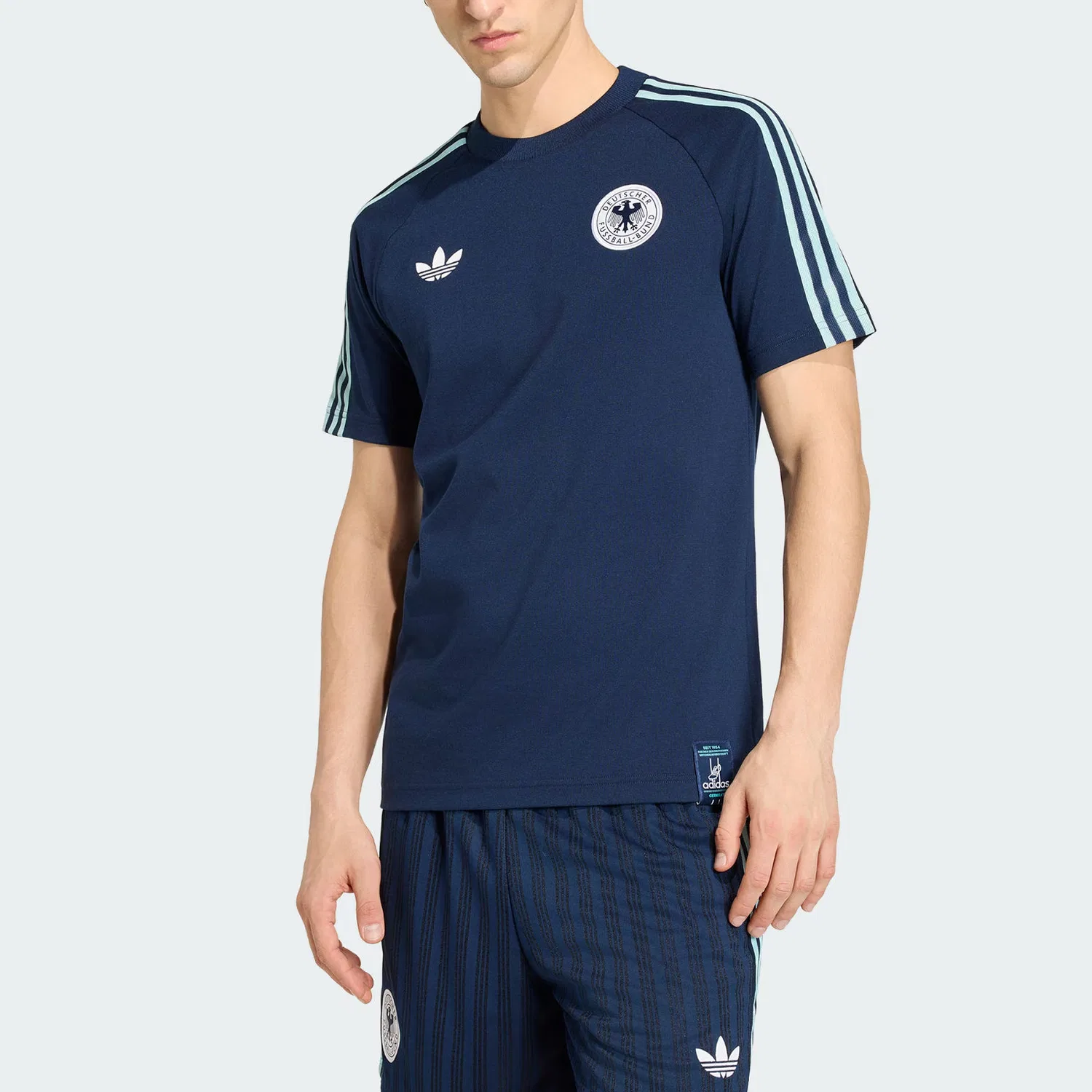 Футболка мужская College Navy с круглым вырезом Adidas Originals — фото 3