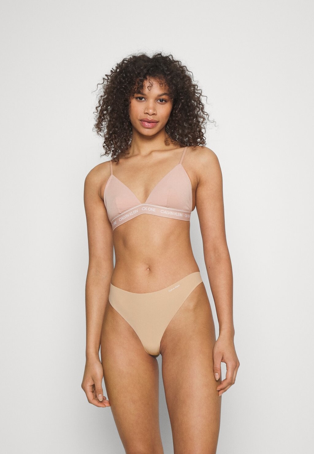 

Стринги Thong 5 Pack Calvin Klein, натуральные