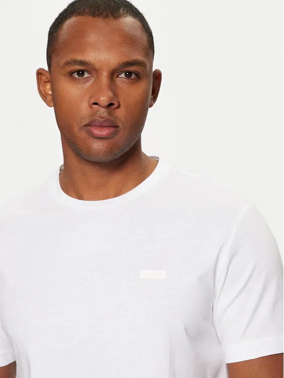 Футболка regular fit Smooth Cotton T-Shirt Calvin Klein, белый — фото 4