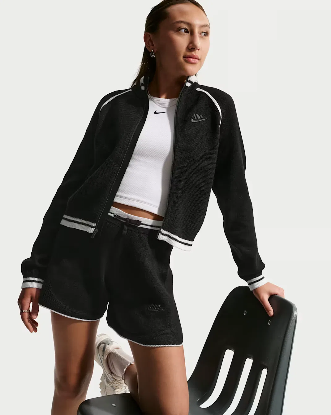 Детские Sweater (для девочек) спортивные шорты Nike Sportswear, Black/White/Black — фото 4
