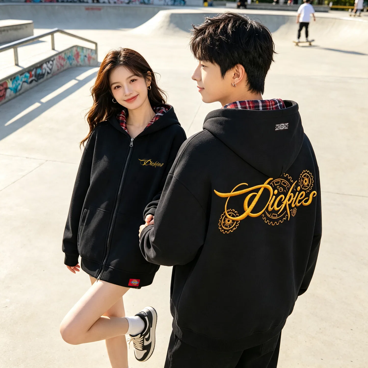 Детский свитшот с капюшоном Black/Red Plaid Dickies, Black/Red Plaid Yellow Embroidery — фото 4