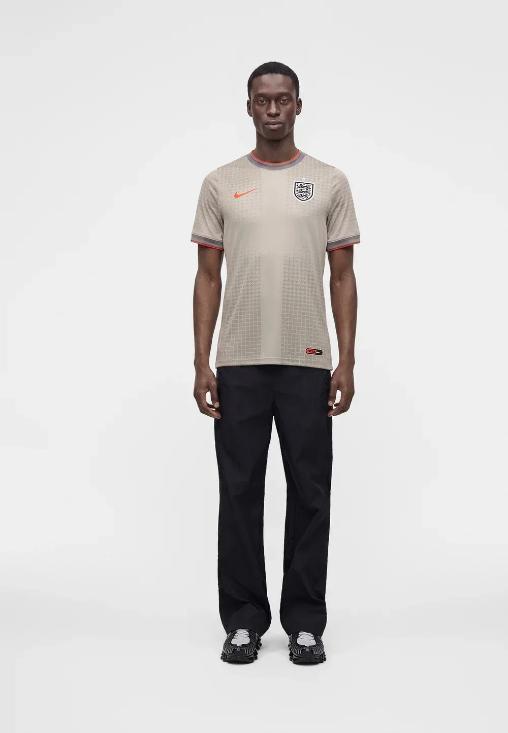 Предматчевая футбольная майка академии сборной Англии Nike Performance, Pewter Grey/Bright Crimson