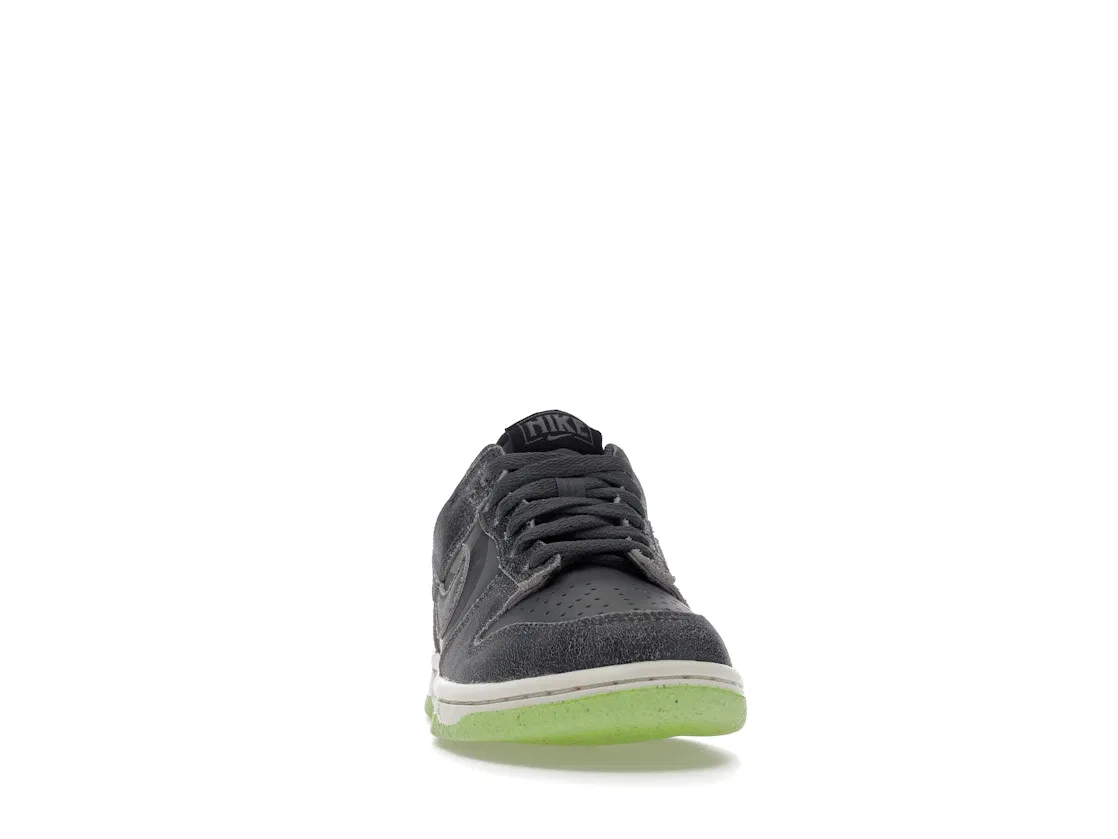 Детские кроссовки с принтом Nike Dunk Low Halloween (2022) (GS) Nike, Iron Grey Phantom Ghost Green — фото 2