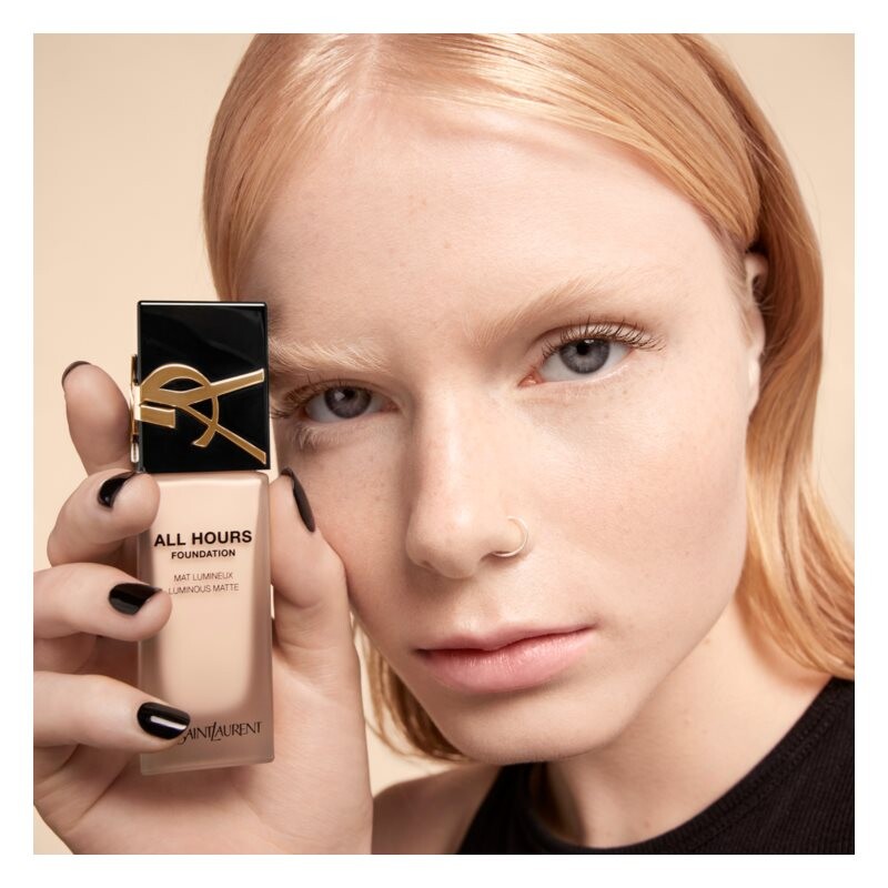 Долговечная водостойкая основа Yves Saint Laurent All Hours Foundation, оттенок LC1 30 мл — фото 4