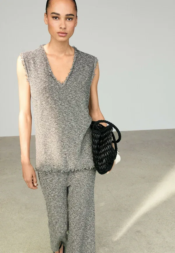 Топ с V-образным вырезом Flecked-Effect Massimo Dutti, серый — фото 3