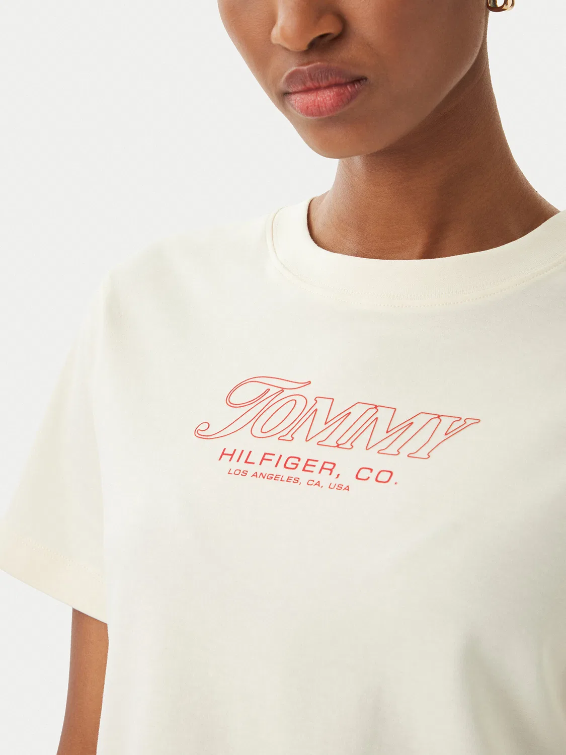Женская футболка стандартного кроя Logo Interlock Tommy Hilfiger, светло-бежевый — фото 4