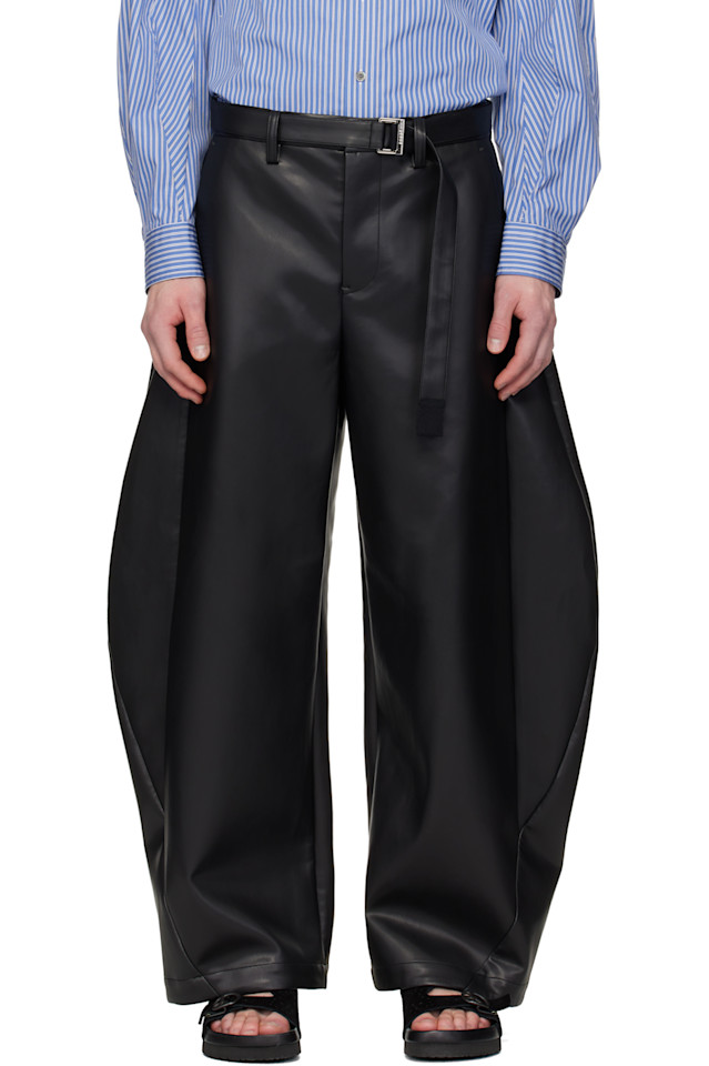 

Брюки из искусственной кожи с поясом Sacai, черный