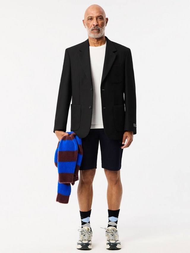 

Основные незаменимые шорты-бермуды Lacoste, цвет Abysm