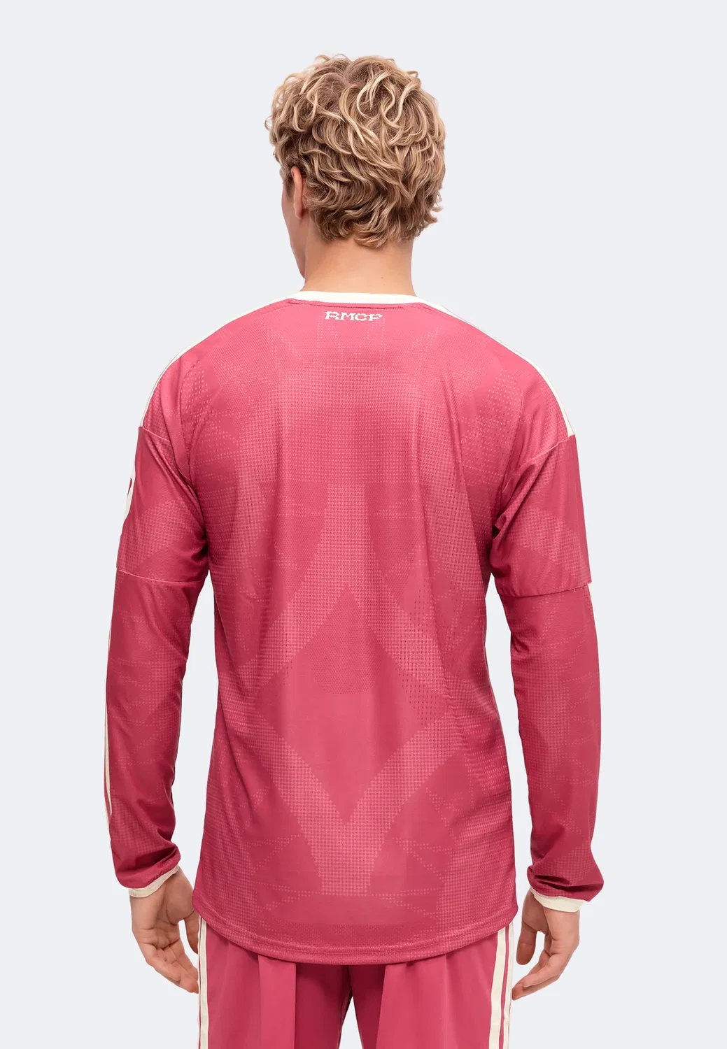 Футболка «Реал Мадрид» 26/27, третья, с длинным рукавом, оригинальная Adidas Performance, Wild Pink — фото 3