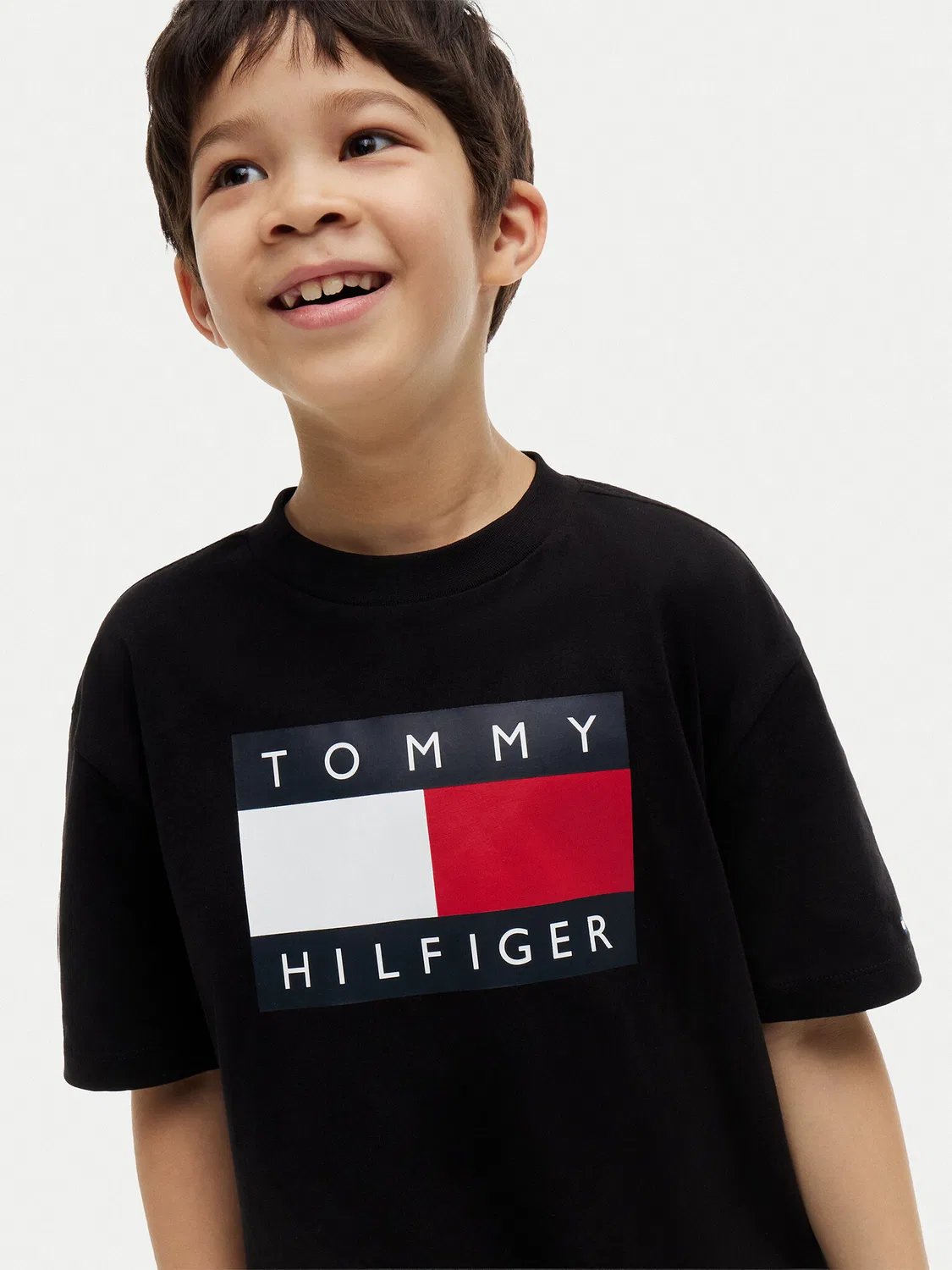 Футболка стандартного кроя для мальчика Heritage Tommy Hilfiger, черный — фото 4
