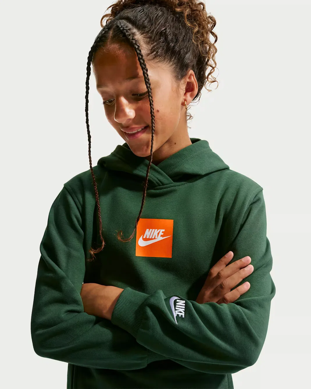 Толстовка из французского махрового трикотажа для детей постарше Nike Sportswear Club, Fir/White — фото 2