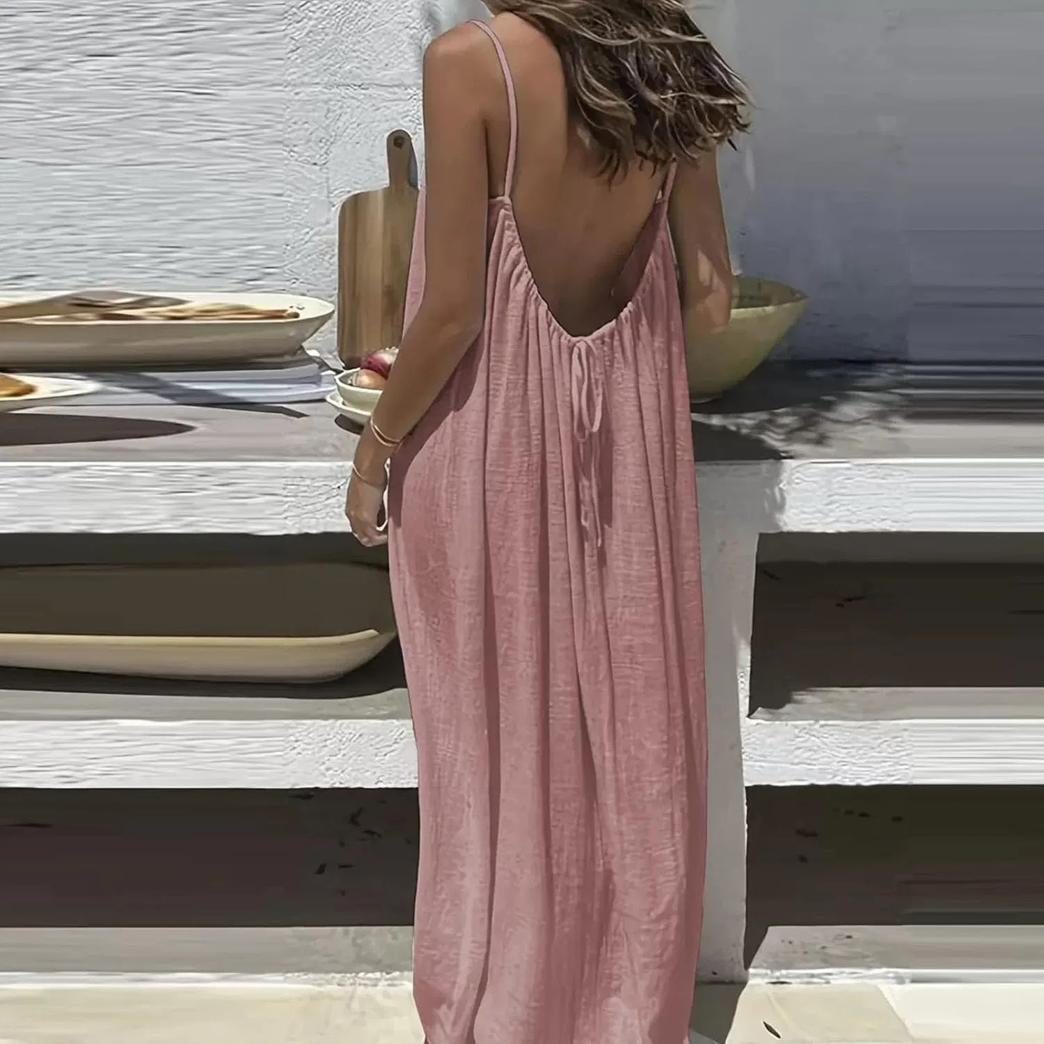 Женское летнее макси-платье без спины с бретельками-спагетти, Pink — фото 4
