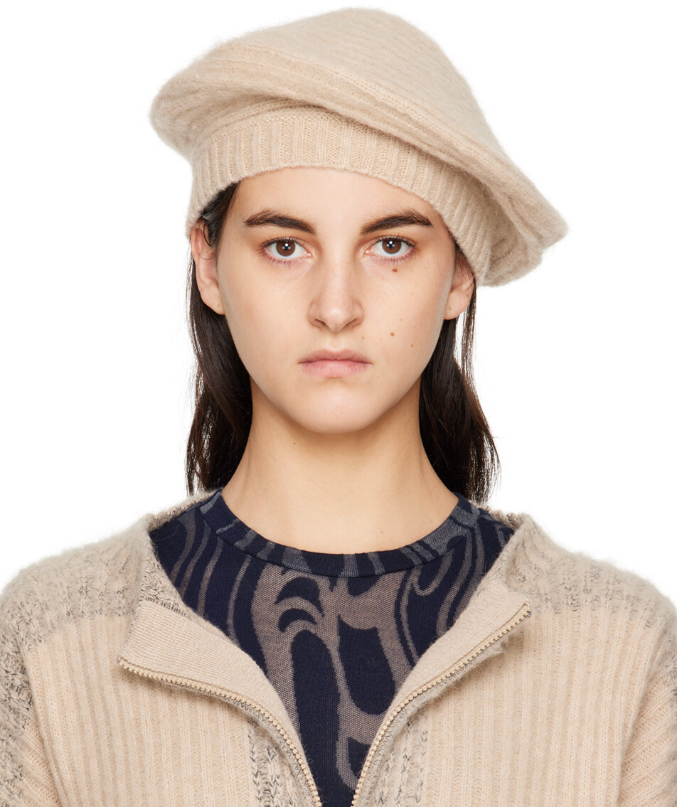 

Бежевый берет поэта Eckhaus Latta