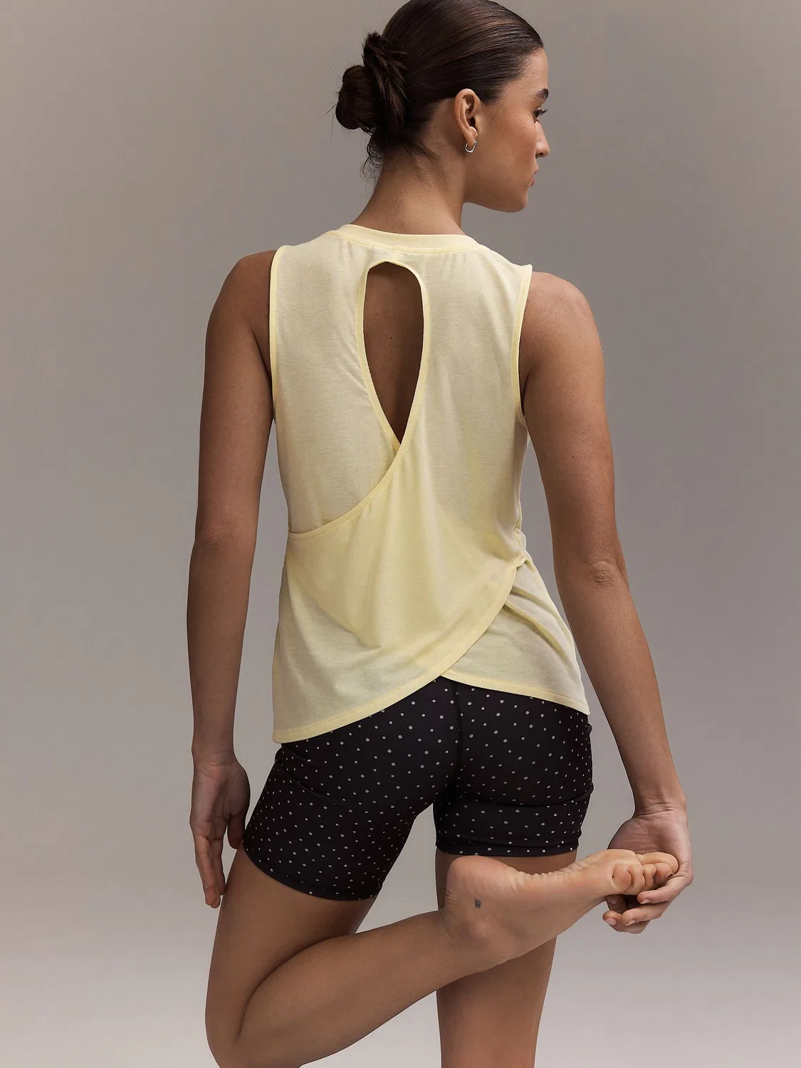 Топ с перекрестной спинкой Butter Yellow Active Cross Back Tank Vest Next, масляно-желтый — фото 4