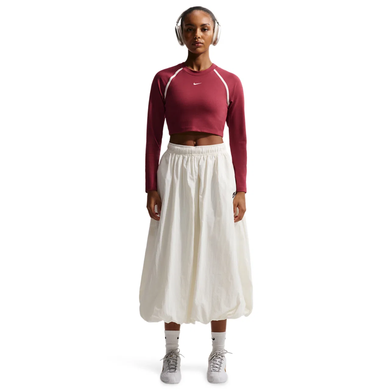 Женский лонгслив-кроп Body Bold NSW Street Nike, цвет Team Crimson/Team Crimson/Chalk — фото 3