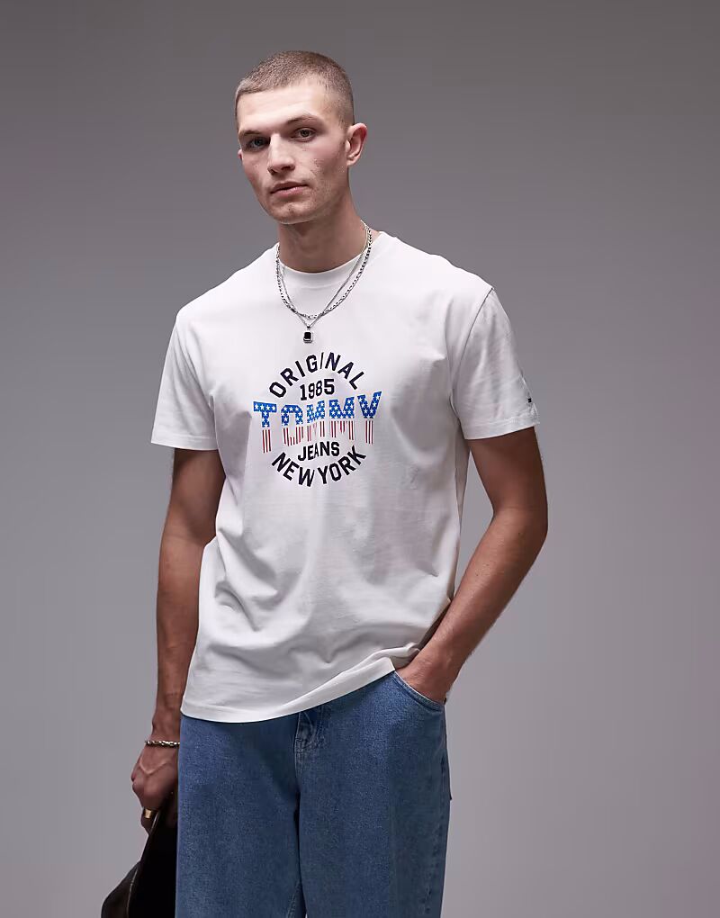 

Футболка Tommy Jeans с круглым принтом США белого цвета