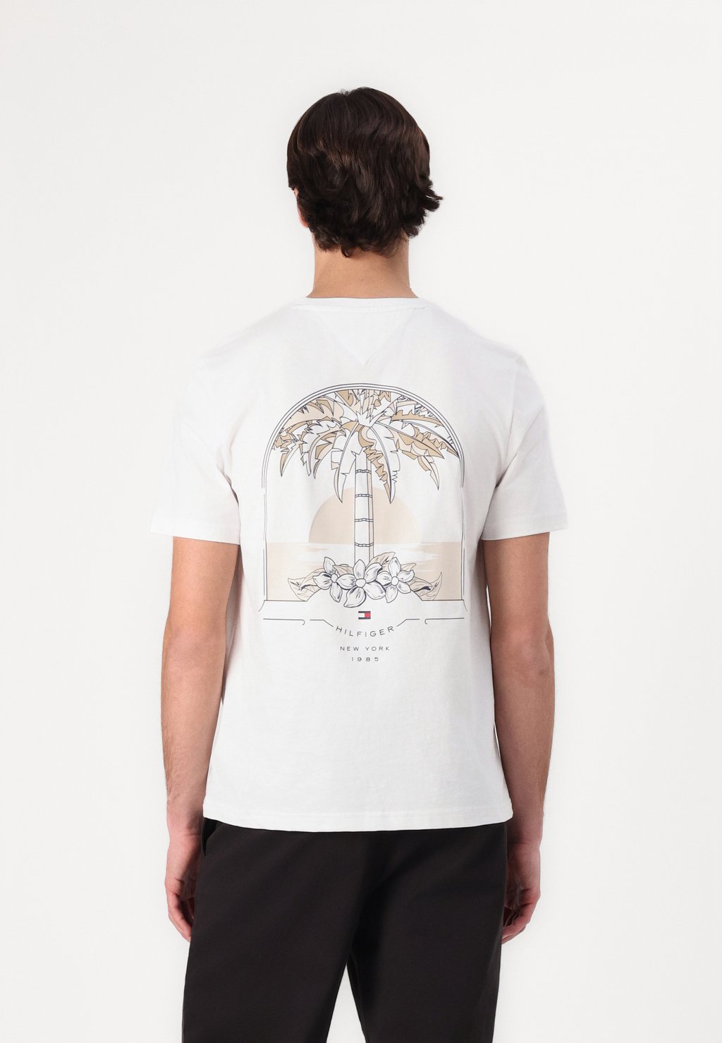 

Футболка с принтом HOTEL TEE UNISEX Tommy Hilfiger, белый