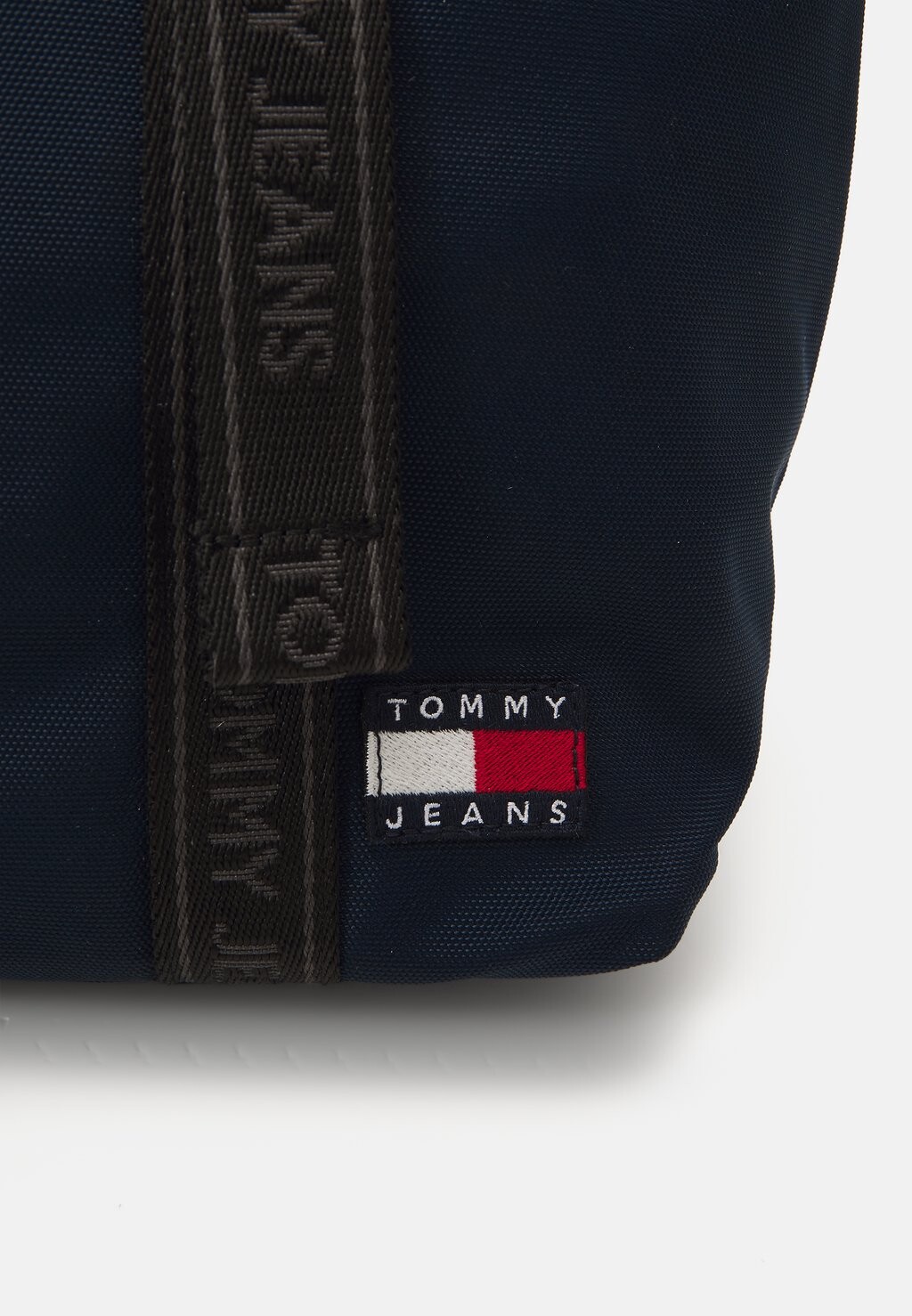 

Большая сумка DAILY MINI Tommy Hilfiger, темно-синий