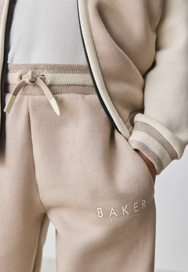 Детский спортивный костюм Baker By Ted Baker, цвет stone — фото 4