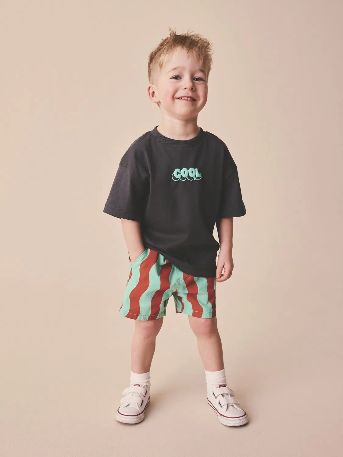 Шорты с эластичным поясом, модель Red/Green Wavy Stripe Next, красно-зеленый полосатый
