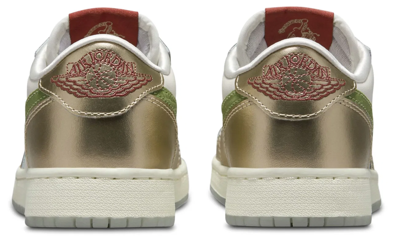 Кроссовки для мальчиков Retro 1 Low OG Jordan, цвет Sail/Metallic Gold/Cedar — фото 3