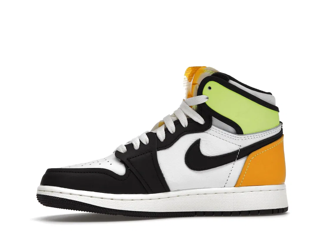 Детские кроссовки с Air Jordan 1 Retro High Jordan, White/Black-Volt-University Gold — фото 3