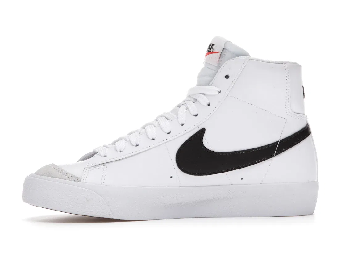 Детские кроссовки для мальчиков и девочек с вентилируемой подошвой Nike Blazer Mid 77, White/Black/Total Orange — фото 3