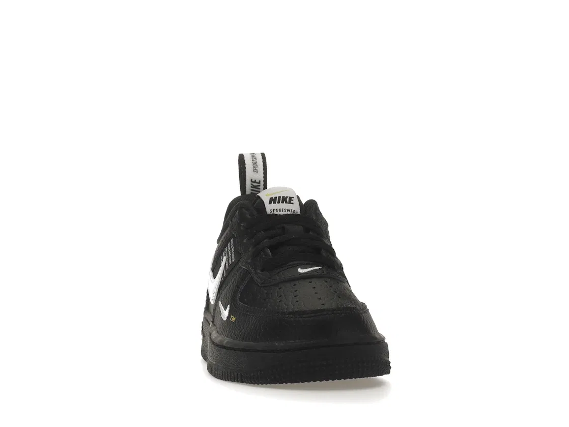 Детские кроссовки для мальчиков с верхом из кожи и замши Nike Air Force 1 Low LV8 Utility, Black/White — фото 2