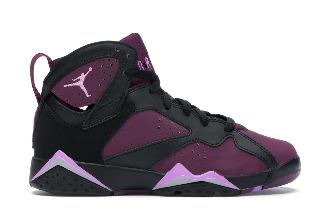 Детские кроссовки Lifestyle Jordan 7 Retro Jordan, Black/Fuchsia Glow-Mulberry Wolf