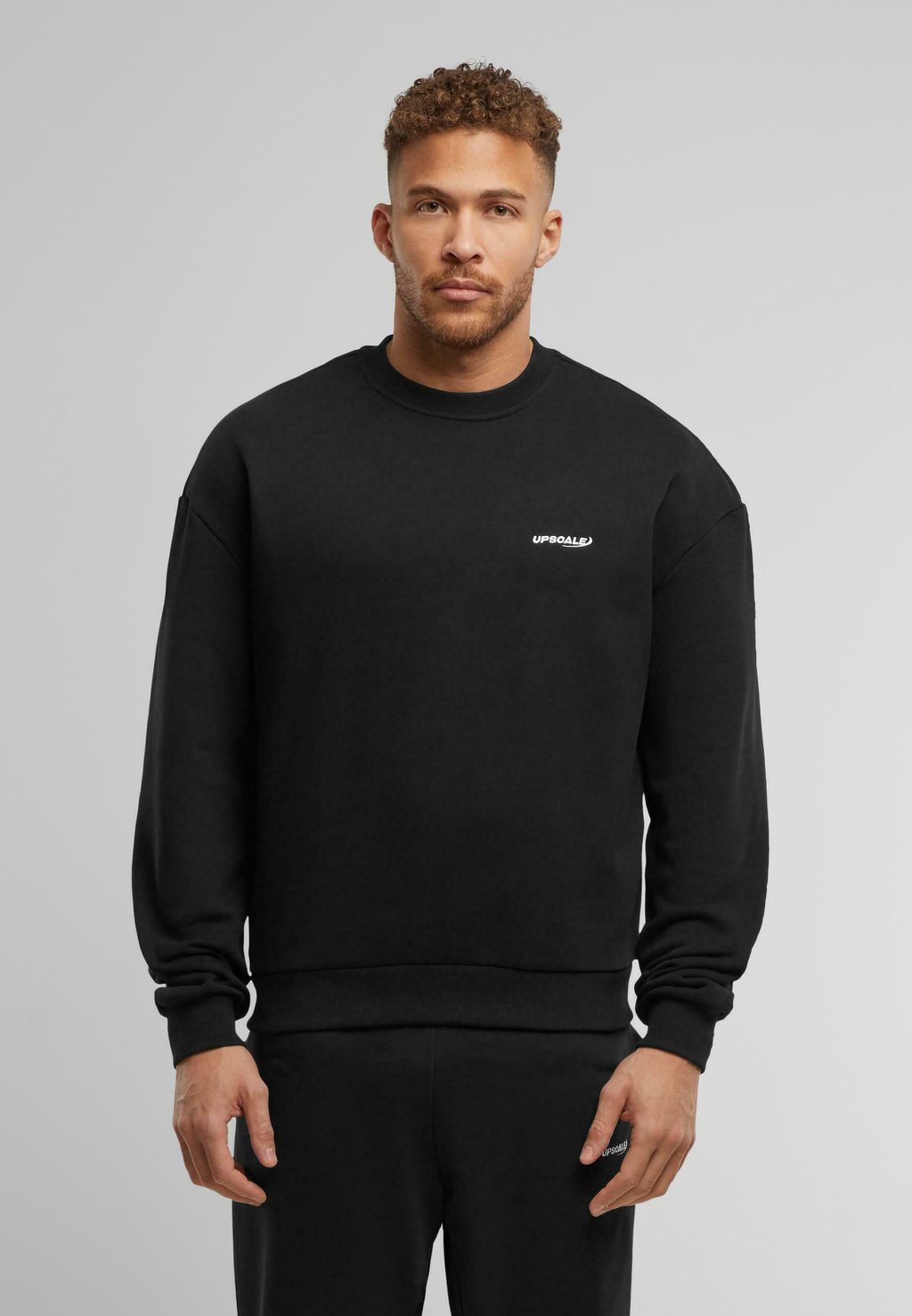 

Толстовка CORE CREWNECK Upscale by Mister Tee, черный