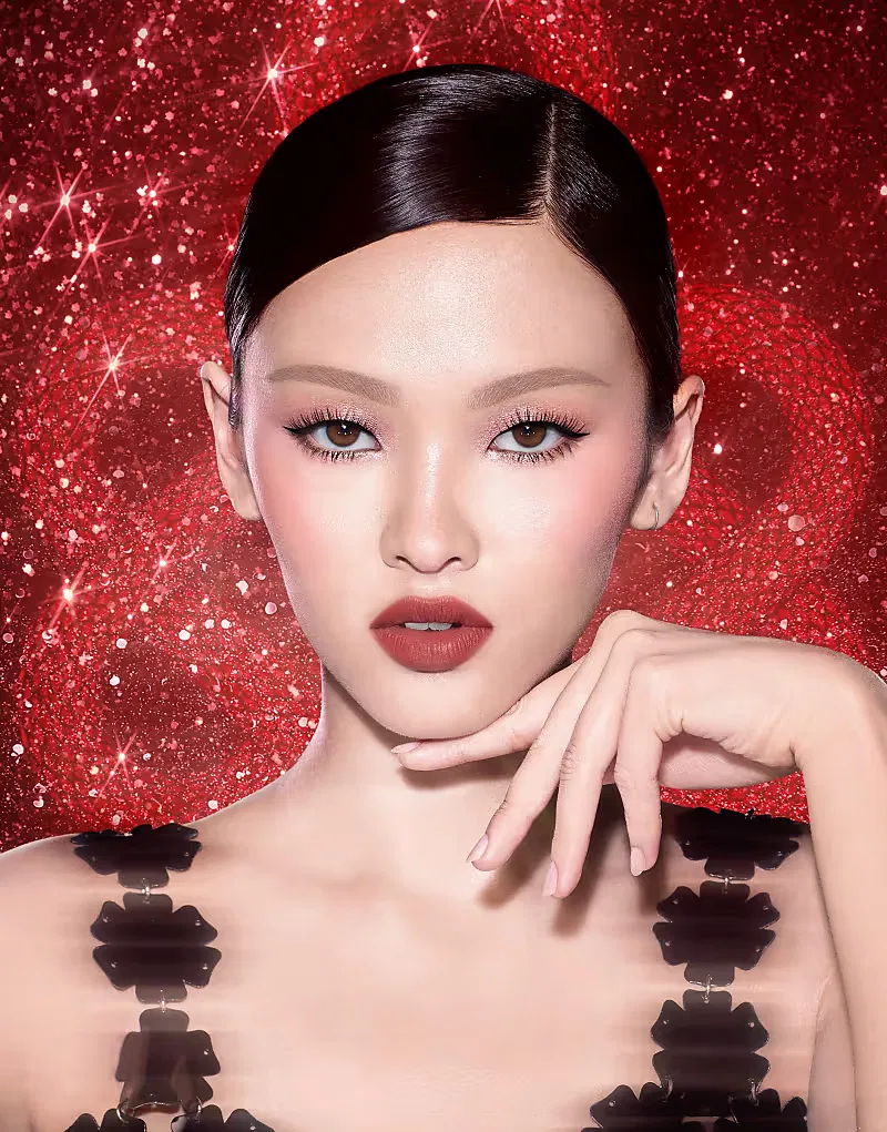 Помада Lunar New Year Matte Revolution - Kiss of Fortune Charlotte Tilbury — фото 3