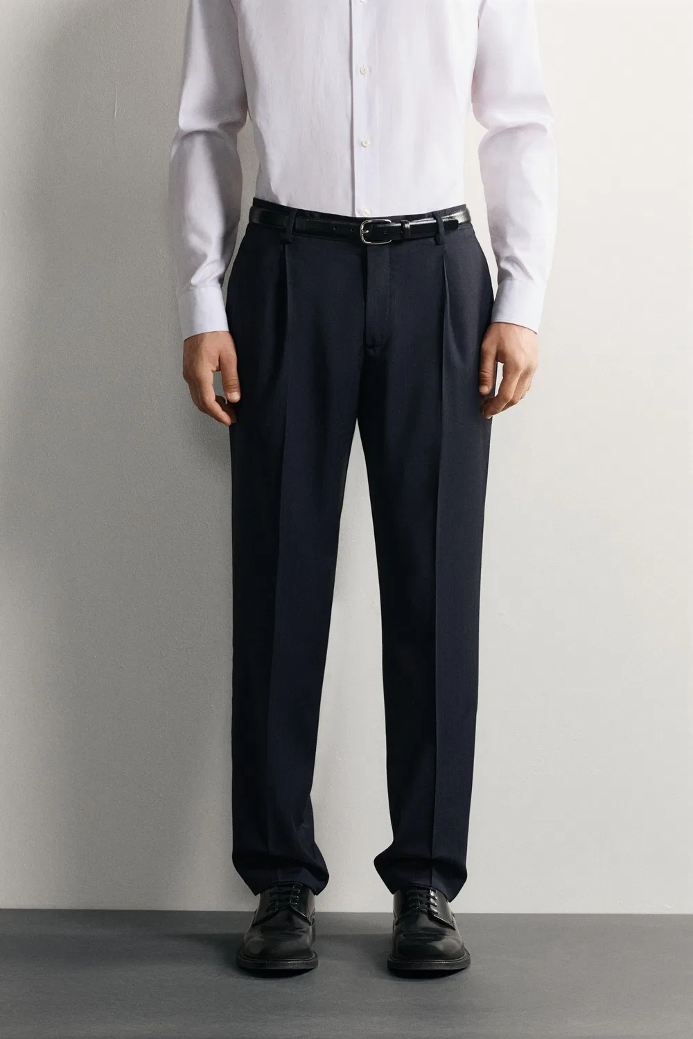 Брюки от костюма из 100% шерсти в тонкую полоску, стандартного кроя. ZARA, Navy blue — фото 2