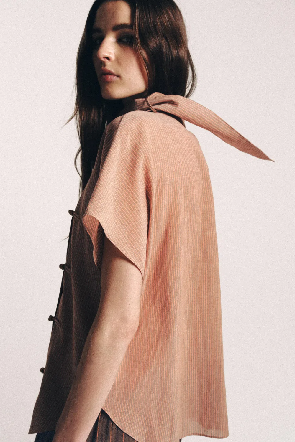 Рубашка из коллекции ZW с застежкой в виде лягушки. ZARA, Light brown — фото 3
