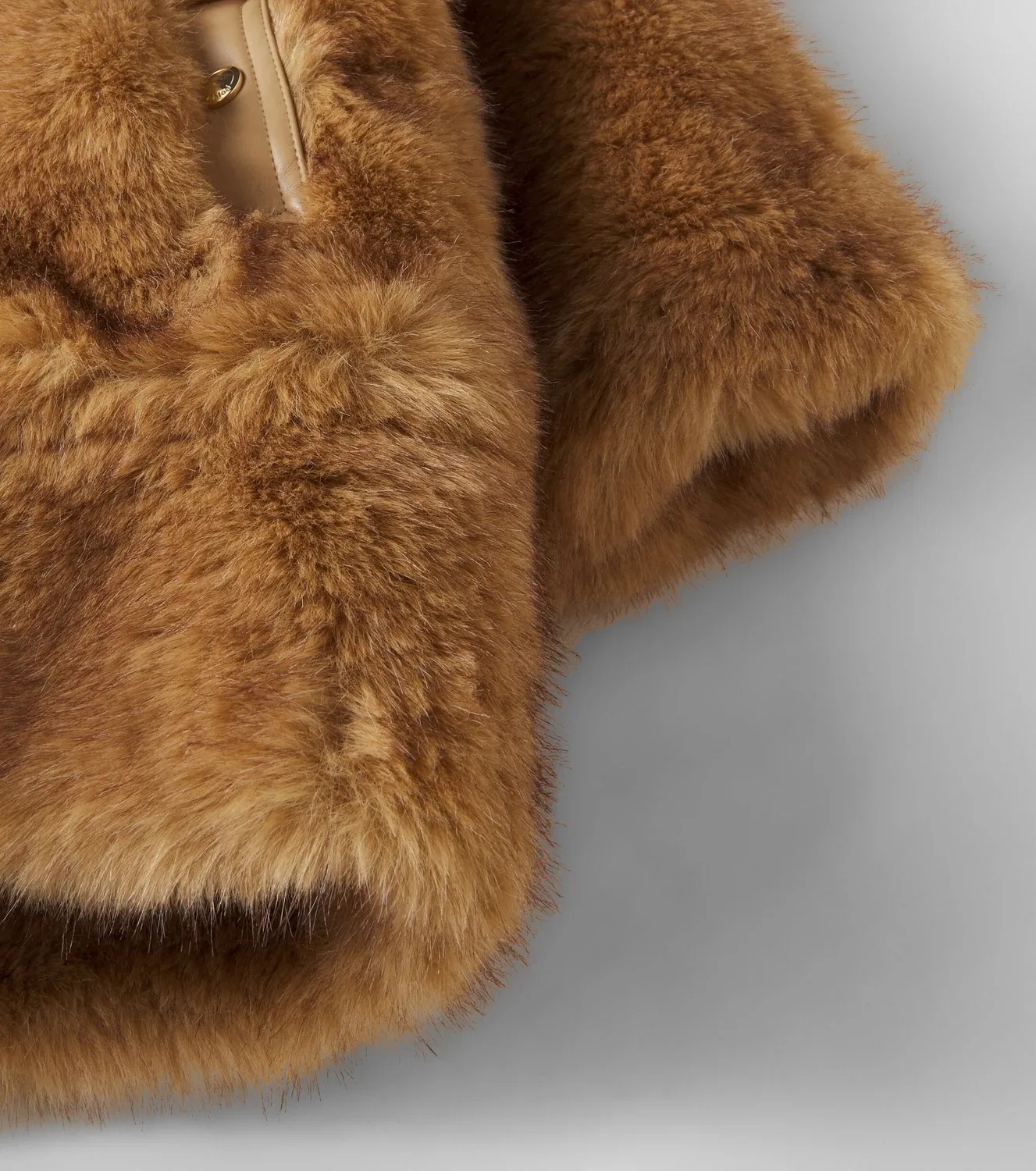 Плюшевое пальто с капюшоном Chloé Kids, коричневый — фото 4