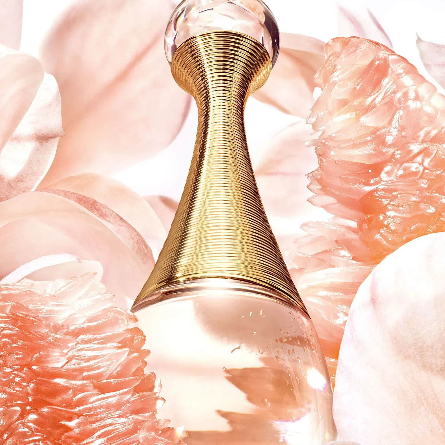 Туалетная вода 100 мл с цветочно-пряными нотами DIOR, J'adore — фото 4