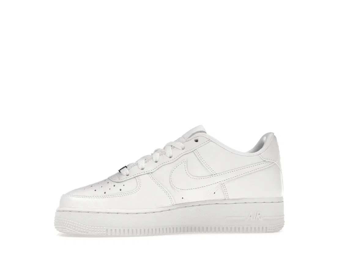 Детские кроссовки для мальчиков с перфорированным носком Nike Air Force 1 Low NOCTA, White/White/Cobalt Tint/White — фото 3
