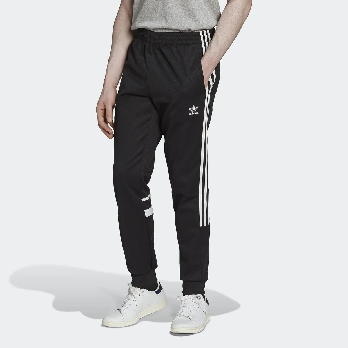 

Спортивные брюки Adidas Originals "ADICOLOR CLASSICS CUTLINE PANTS" (1 шт.), черный