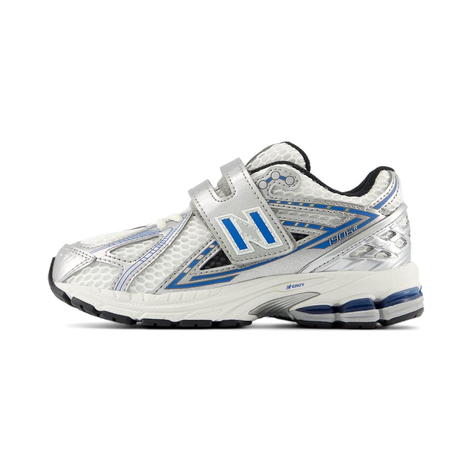 

Детские беговые кроссовки New Balance 1906 серебристо-голубые для детей 3-7 лет