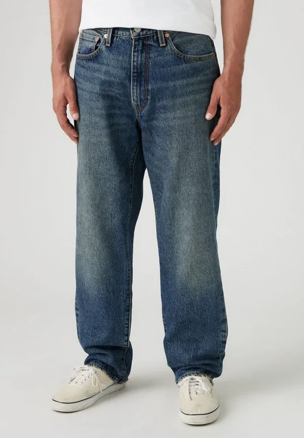 568 свободные свободные джинсы Levi'S, Aisle Seat
