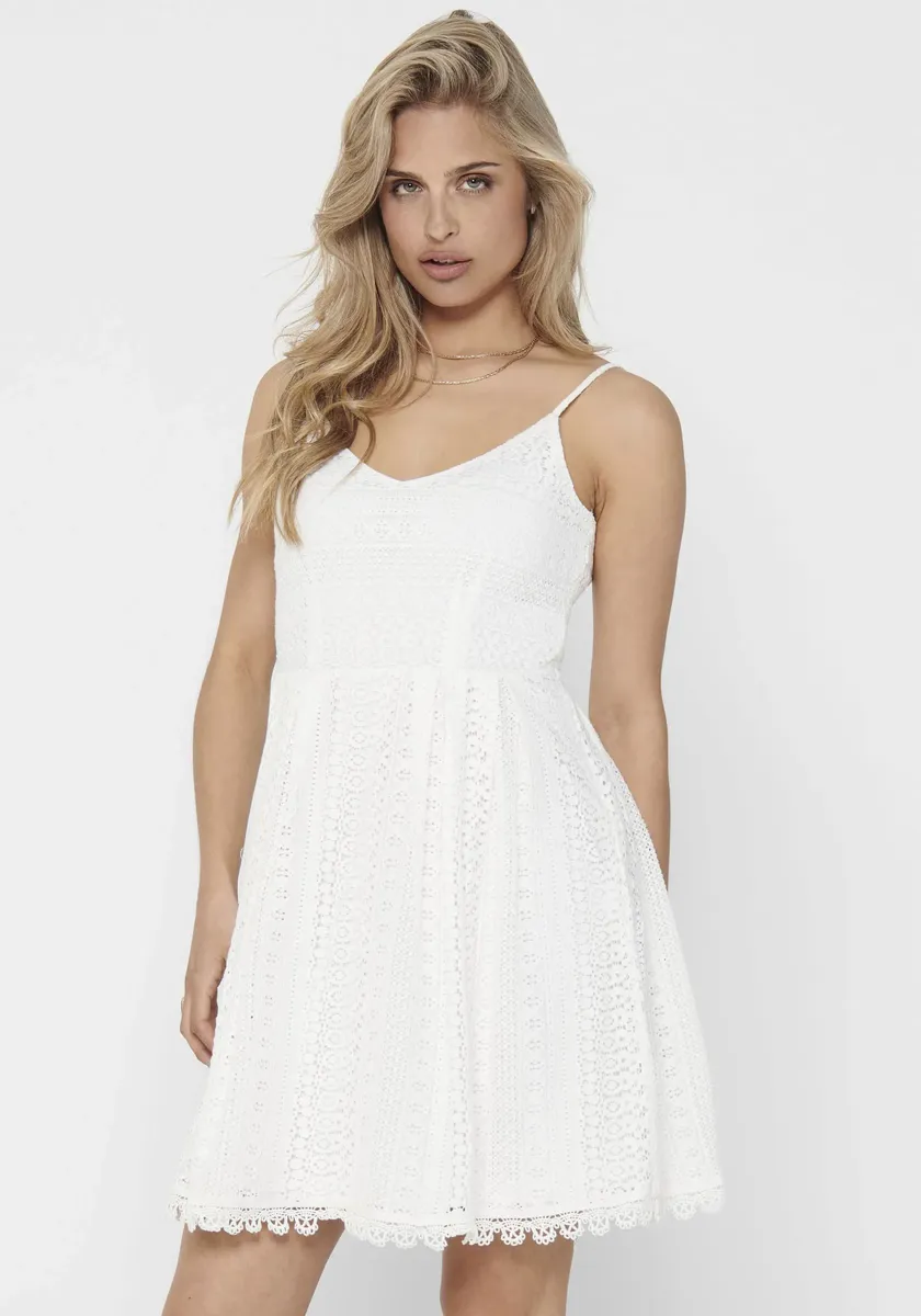 

Платье-сарафан ONLY "ONLHELENA LACE S/L SHORT DRESS WVN", с кружевной отделкой, цвет Cloud Dancer