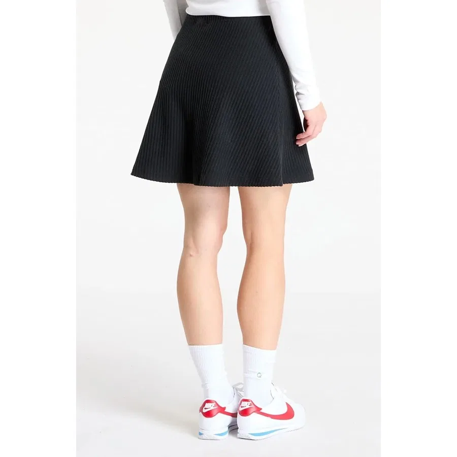 Женская мини-юбка из рибаны Nike Sportswear Chill Knit Ribbed Mini Skirt, Черный — фото 2