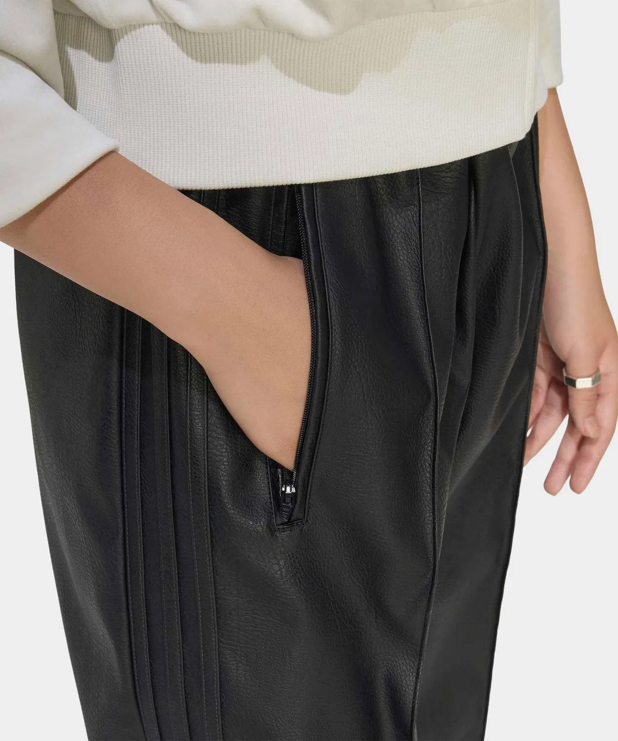 Женские брюки свободного кроя Firebird Loose Pants Adidas, Black — фото 4