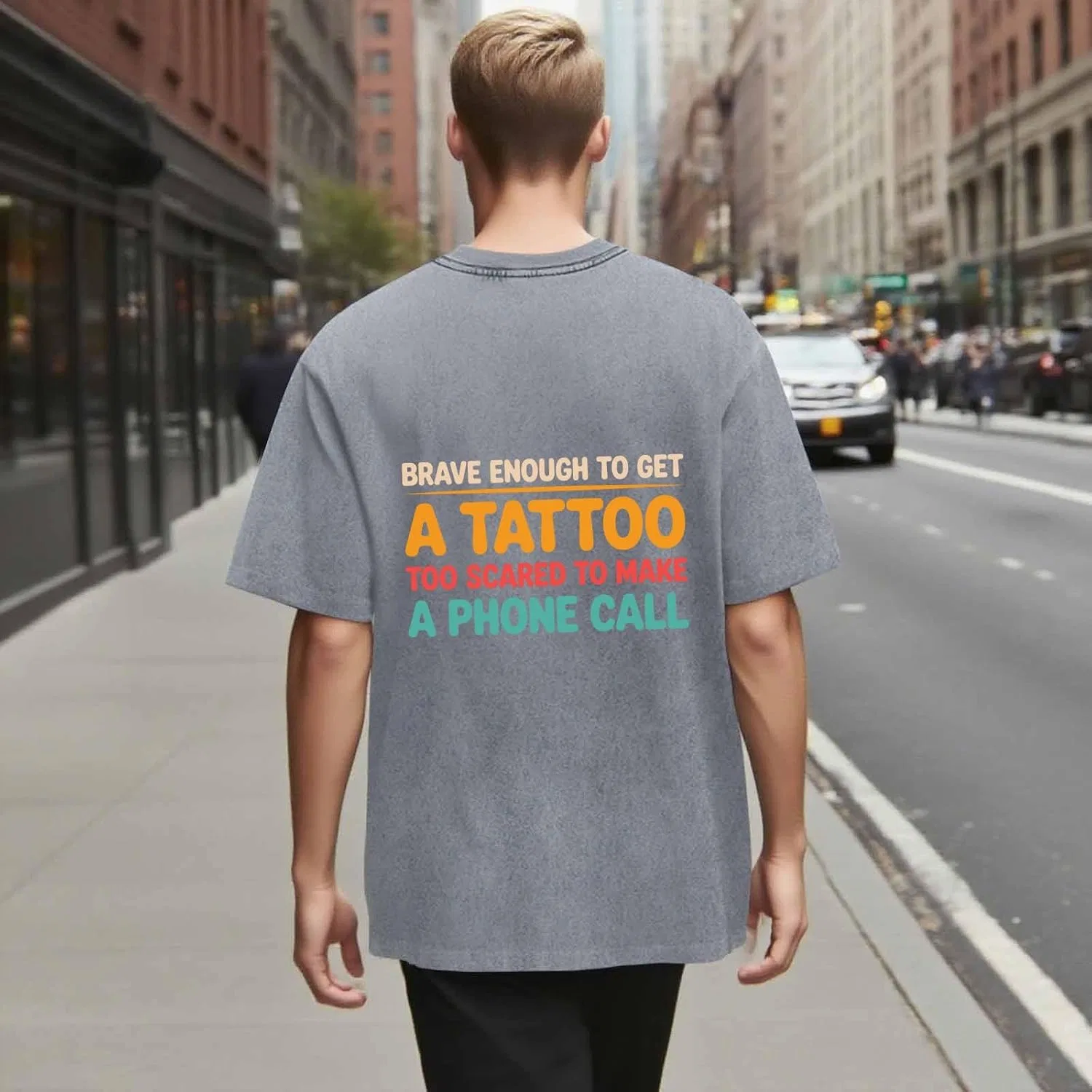 Женская футболка с принтом Brave Enough to Get A Tattooed Too Scared to Make Phone Call, светло-серый — фото 3