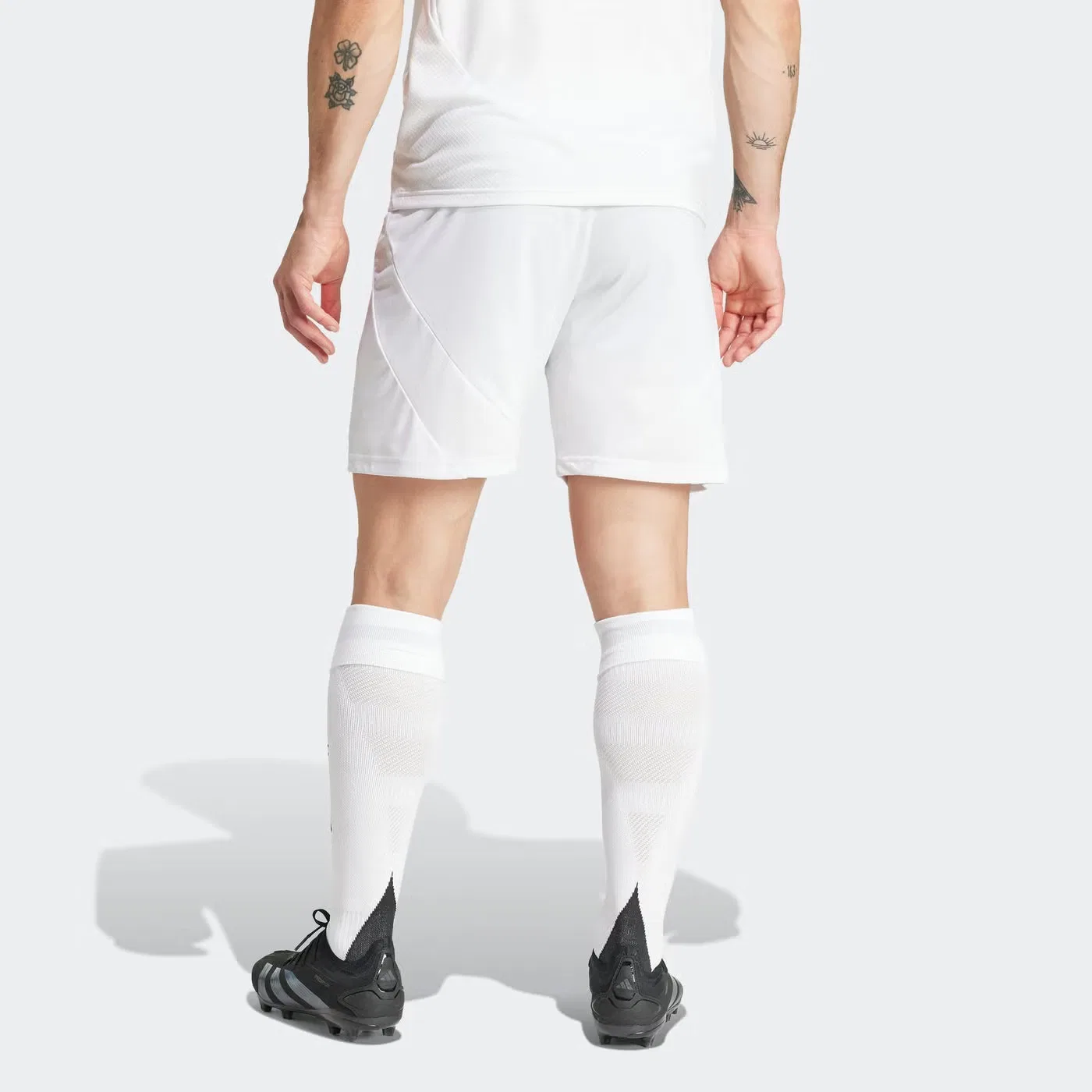 Шорты футбольные с вышитым гербом Real Madrid 2024/2025 Adidas — фото 2