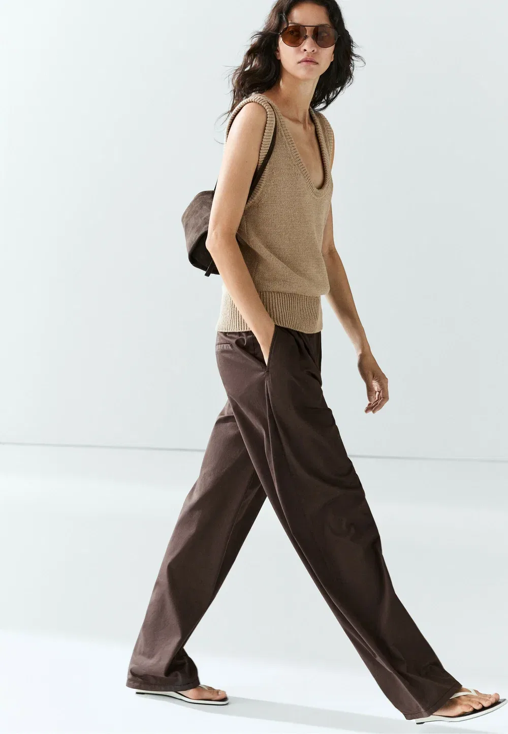 Плиссированные брюки из смесовой хлопковой ткани поплин Massimo Dutti, Dark Brown — фото 4