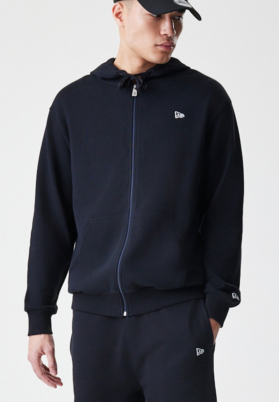 

Толстовка New Era PREMIUM ESSENTIAL HOODY, Black