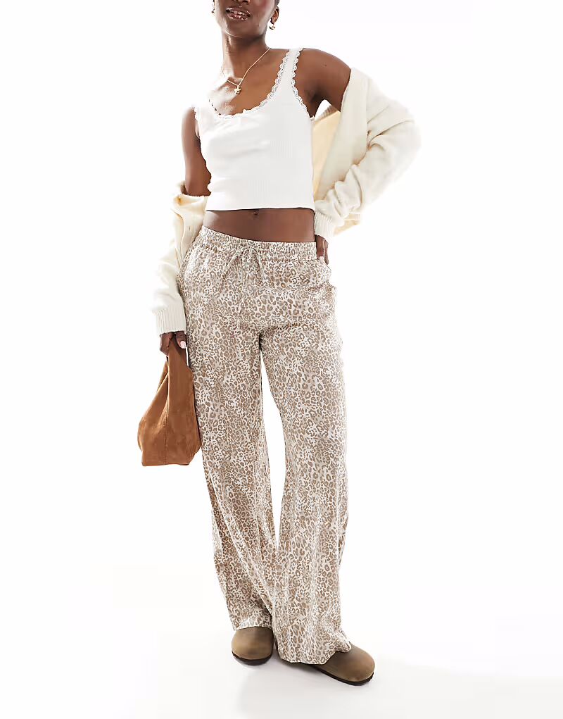 

Широкие брюки из льняного льна в стиле 90-х годов с леопардовым принтом Cotton On
