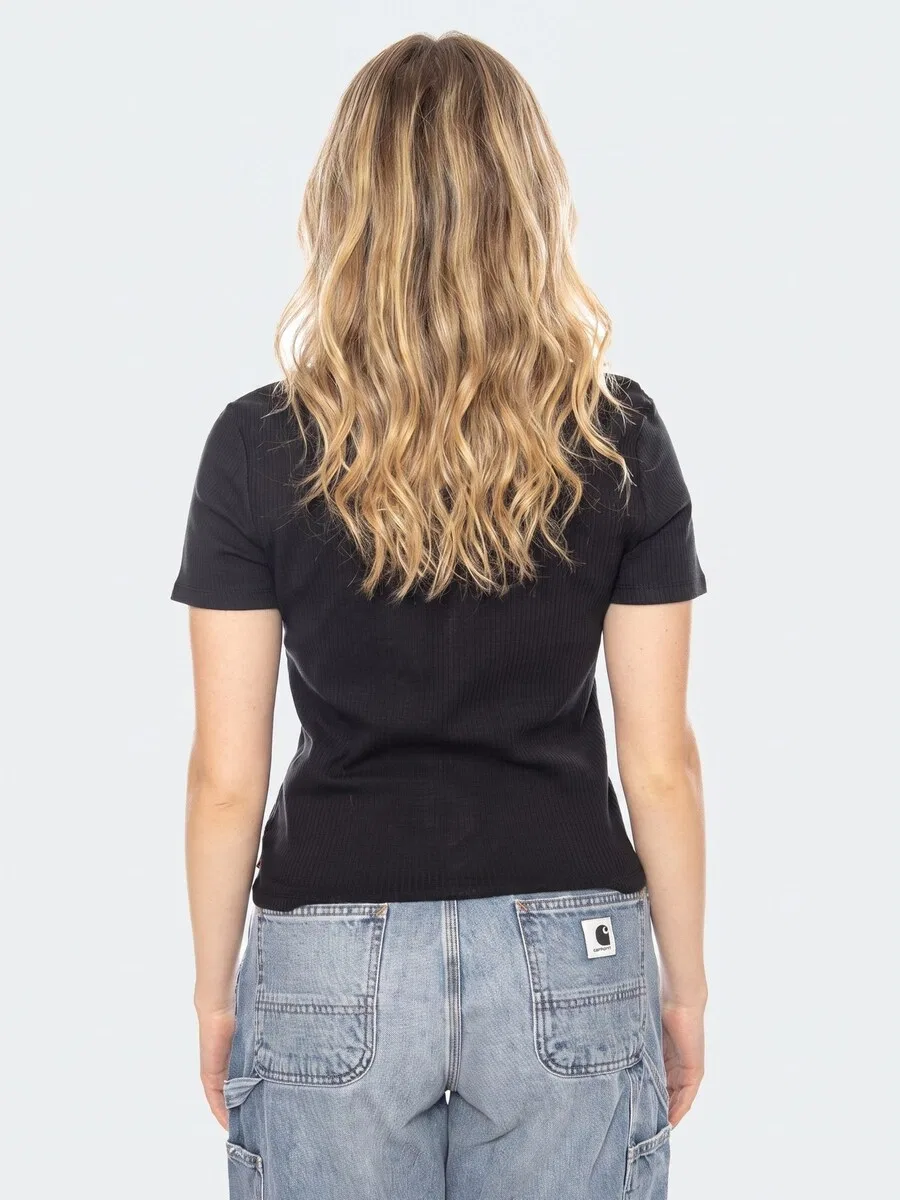 Женская черная футболка черного цвета LEVI'S — фото 3