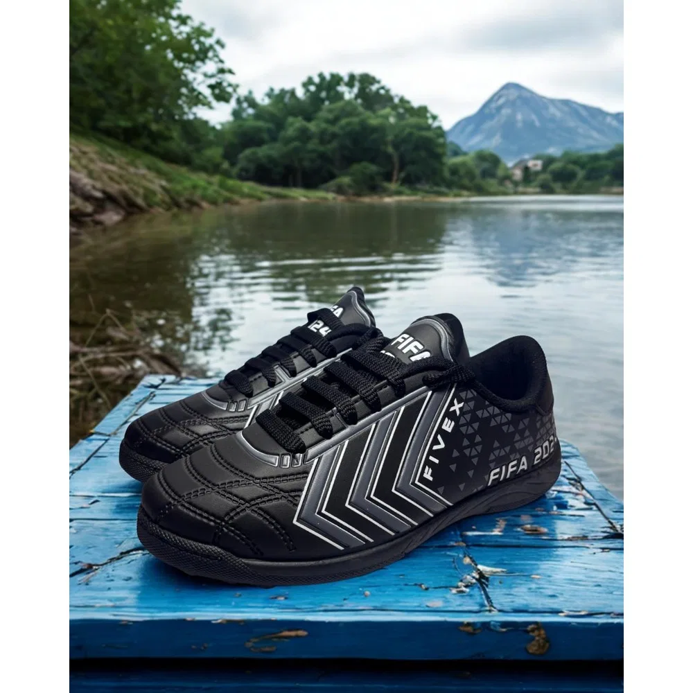 Детские футбольные бутсы для зала с шипами Unisex Black Crybrands — фото 3