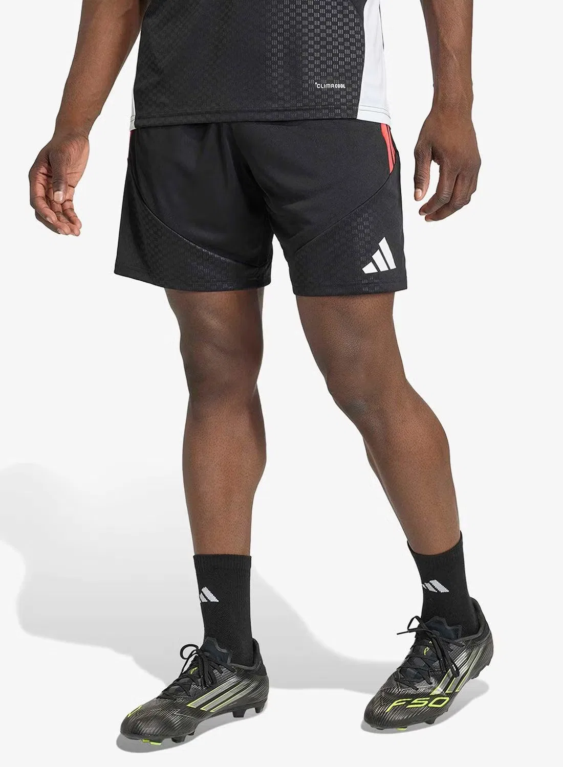 Шорты тренировочные Tiro 26 Adidas, черный